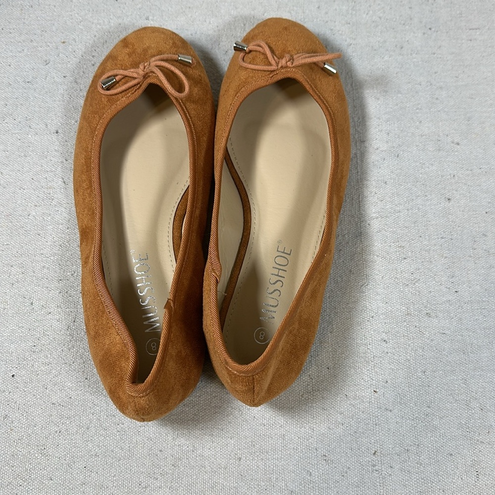Elegant Tan Suede Ballet Flats - Picture 9 of 10